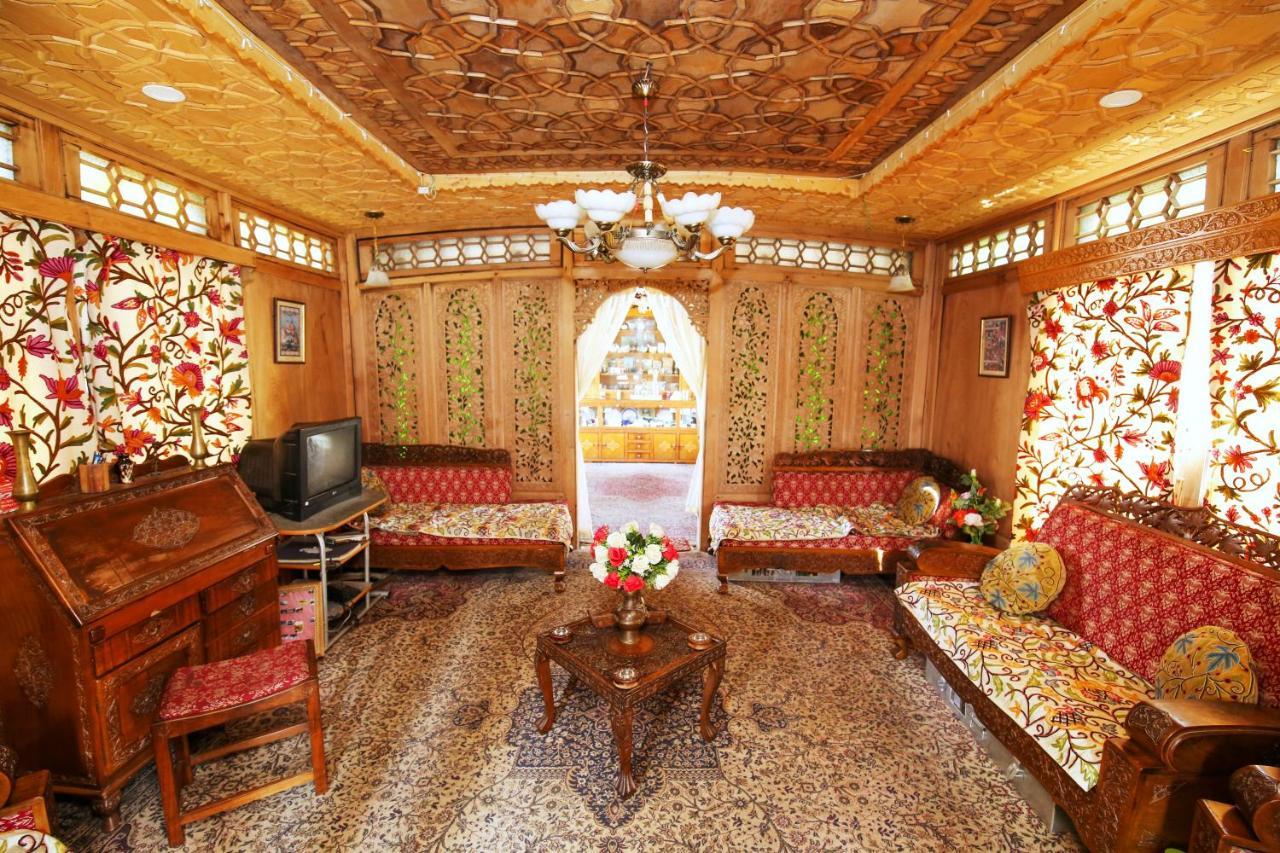The Shelter Group Of Houseboats & Tour Organiser Srīnagar Exterior foto