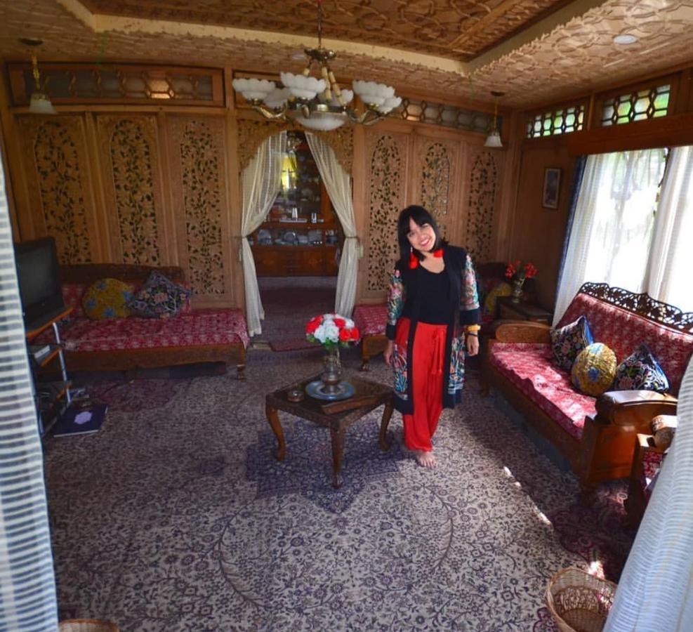 The Shelter Group Of Houseboats & Tour Organiser Srīnagar Exterior foto
