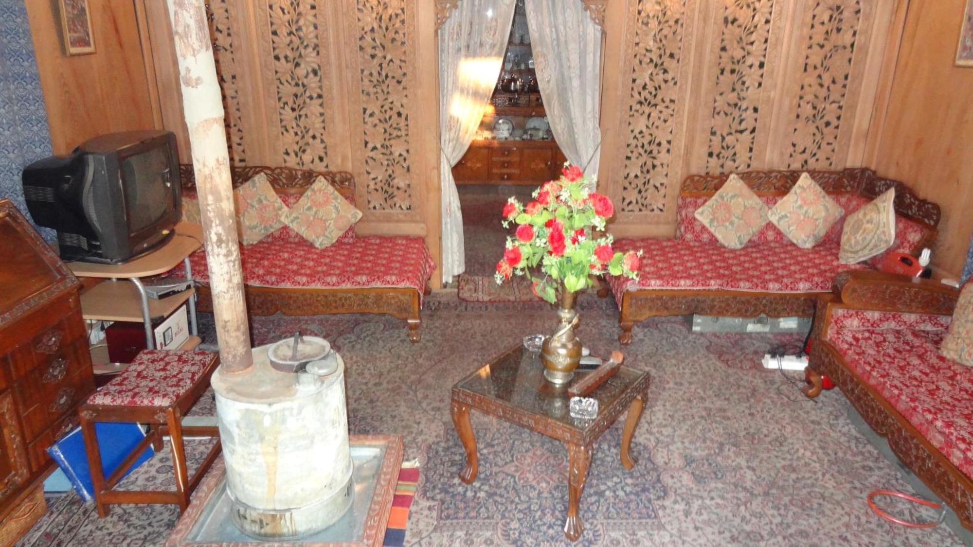 The Shelter Group Of Houseboats & Tour Organiser Srīnagar Habitación foto
