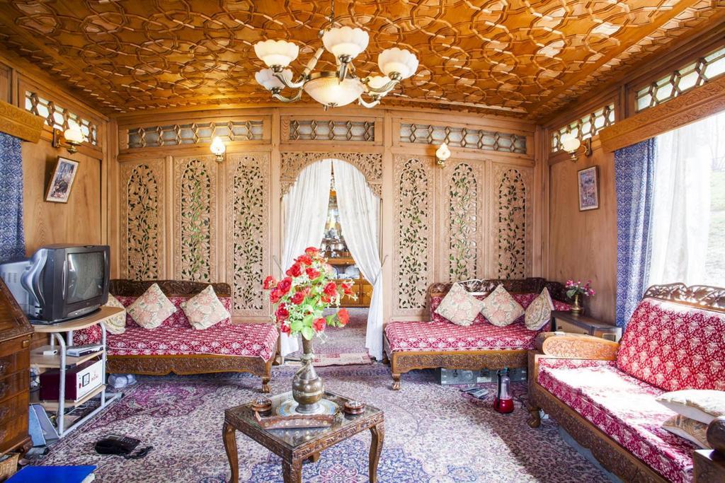 The Shelter Group Of Houseboats & Tour Organiser Srīnagar Exterior foto
